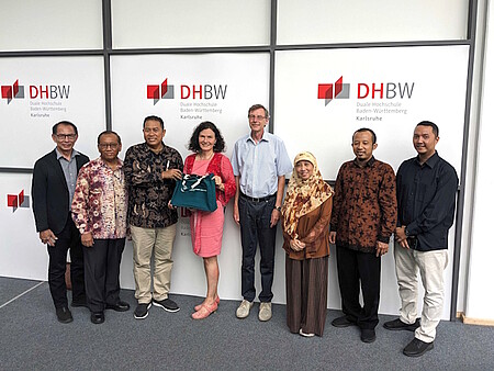 Delegation der Universitas Negeri Yogyakarta informierte sich über das duale Studium